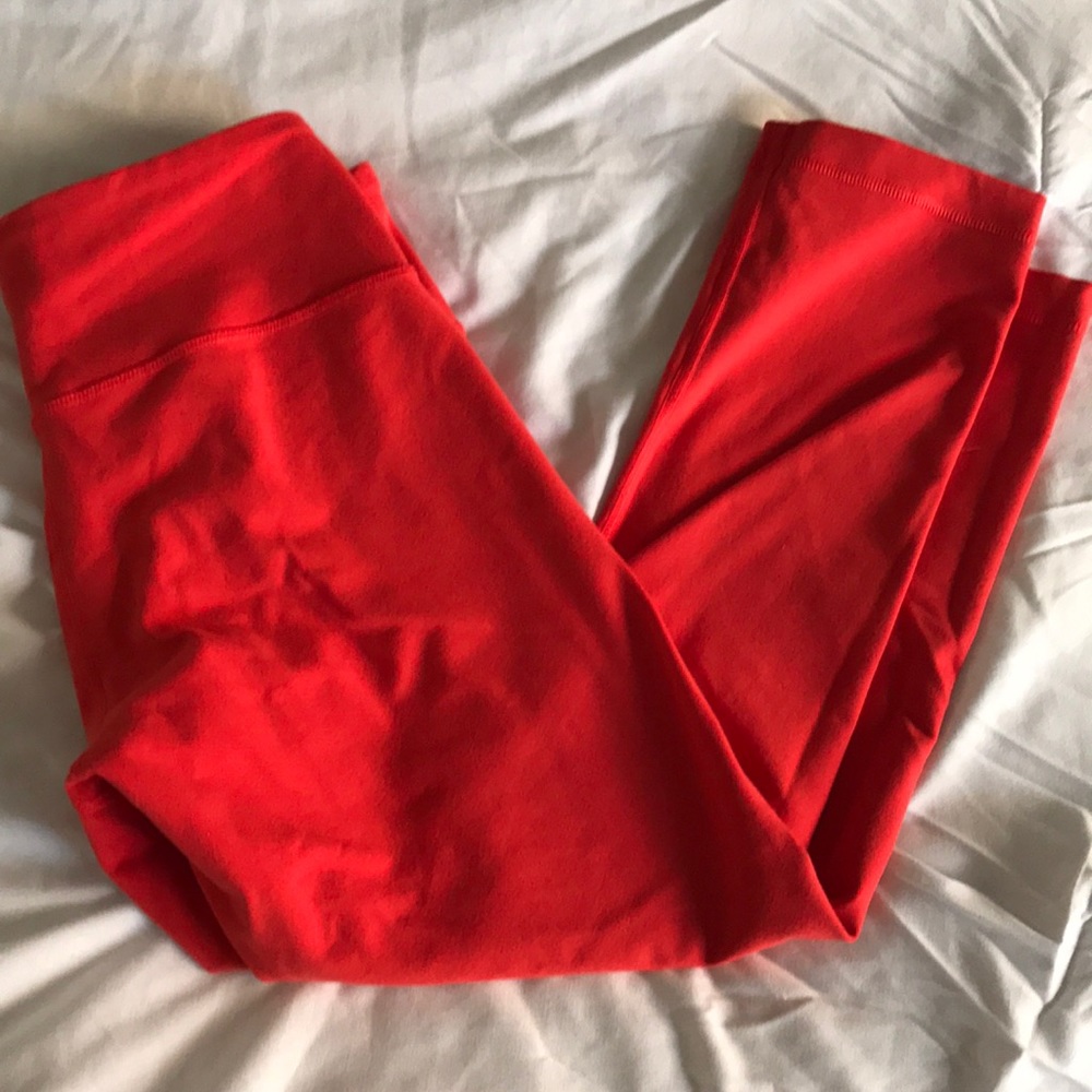 Wonder under lulu lemon yoga pants